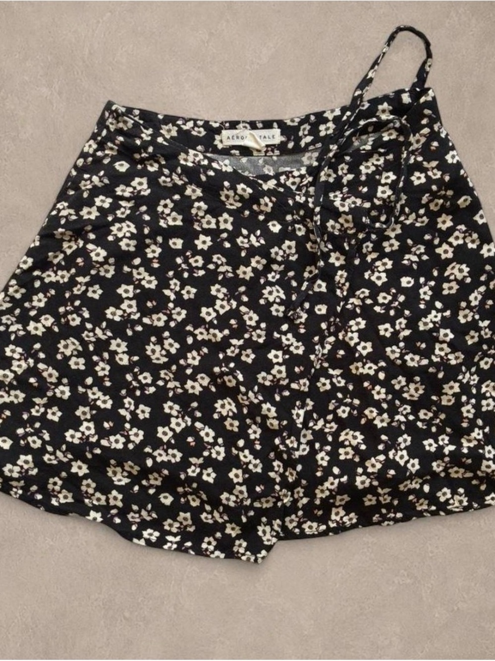 Aeropostale Black and Cream Floral Mini Skirt